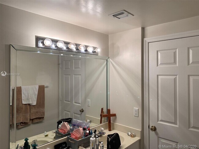 Building Photo - 7085 Nova Dr