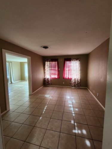 Building Photo - 602 Ruby Dr