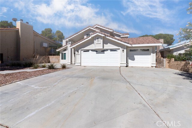 Foto del edificio - 14743 Blue Grass Dr