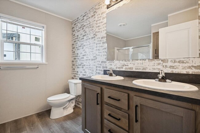 Building Photo - 5 Cozy Dr