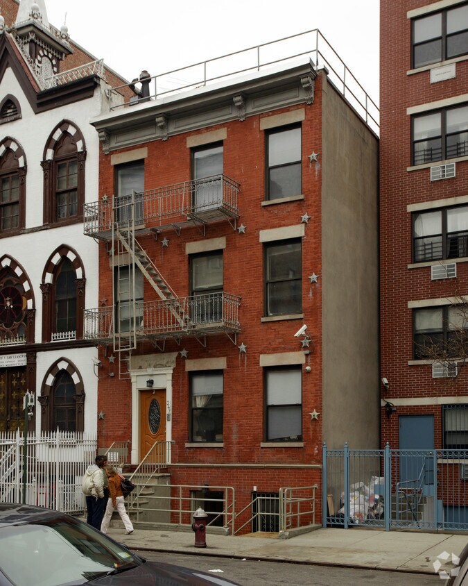 Primary Photo - 347 E Fourth St