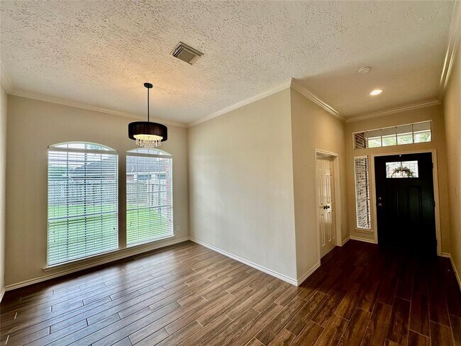 Building Photo - 5035 Chappel Hill Dr