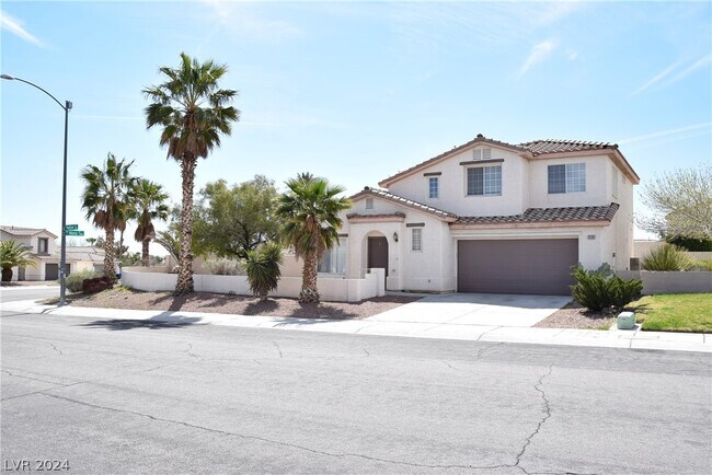 Building Photo - 8209 Hollister Ave