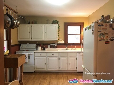 Foto del edificio - 15190 Riverview Rd
