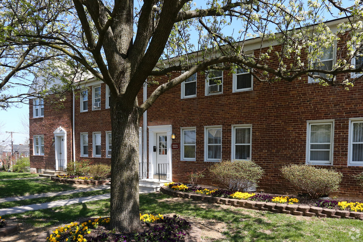 Primary Photo - Lothian and Oakridge Apartments