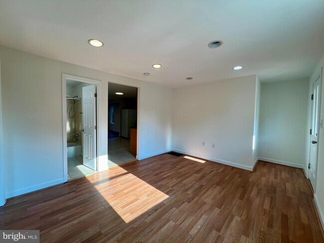 Foto del edificio - 1057 Jefferson Ave
