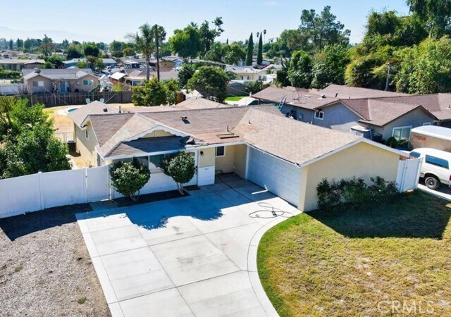 Foto principal - 1734 E Hawthorne St