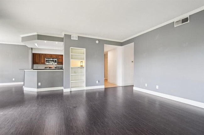 Building Photo - 6000-22 Shepherd Mountain Cove