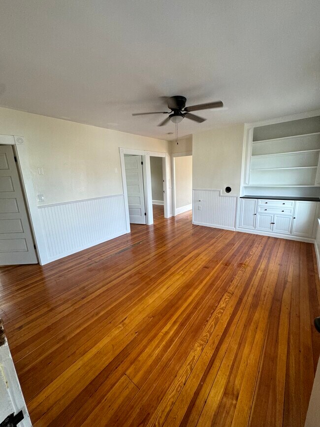 Foto del edificio - 152 Hemlock St