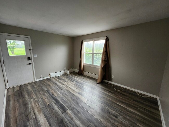 Building Photo - 1134 Rothesay Rd