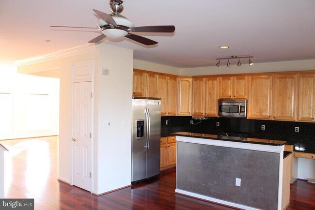 Building Photo - 47682 Loweland Terrace