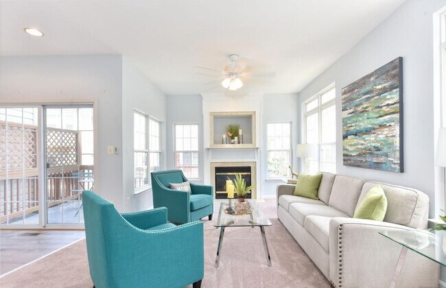Foto del edificio - 6491 Powatan Knoll Ct