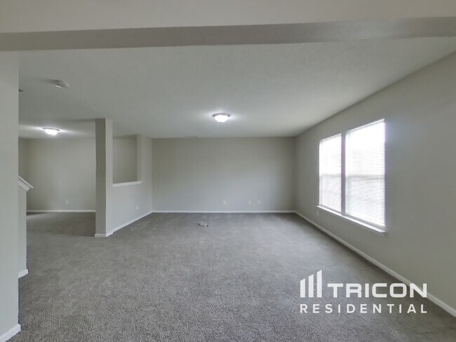 Building Photo - 10740 Wymm Ln