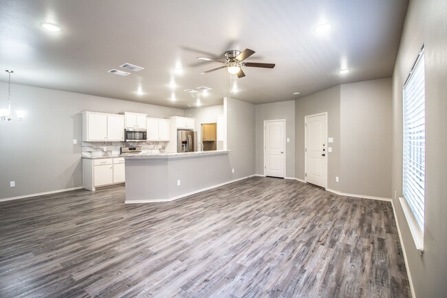 Building Photo - Updated Rental in Frenship ISD!