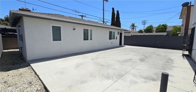 Building Photo - 10824 Long Beach Blvd