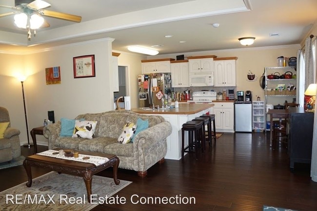 Building Photo - 3 br, 2 bath House - 1300 Wilson Loop