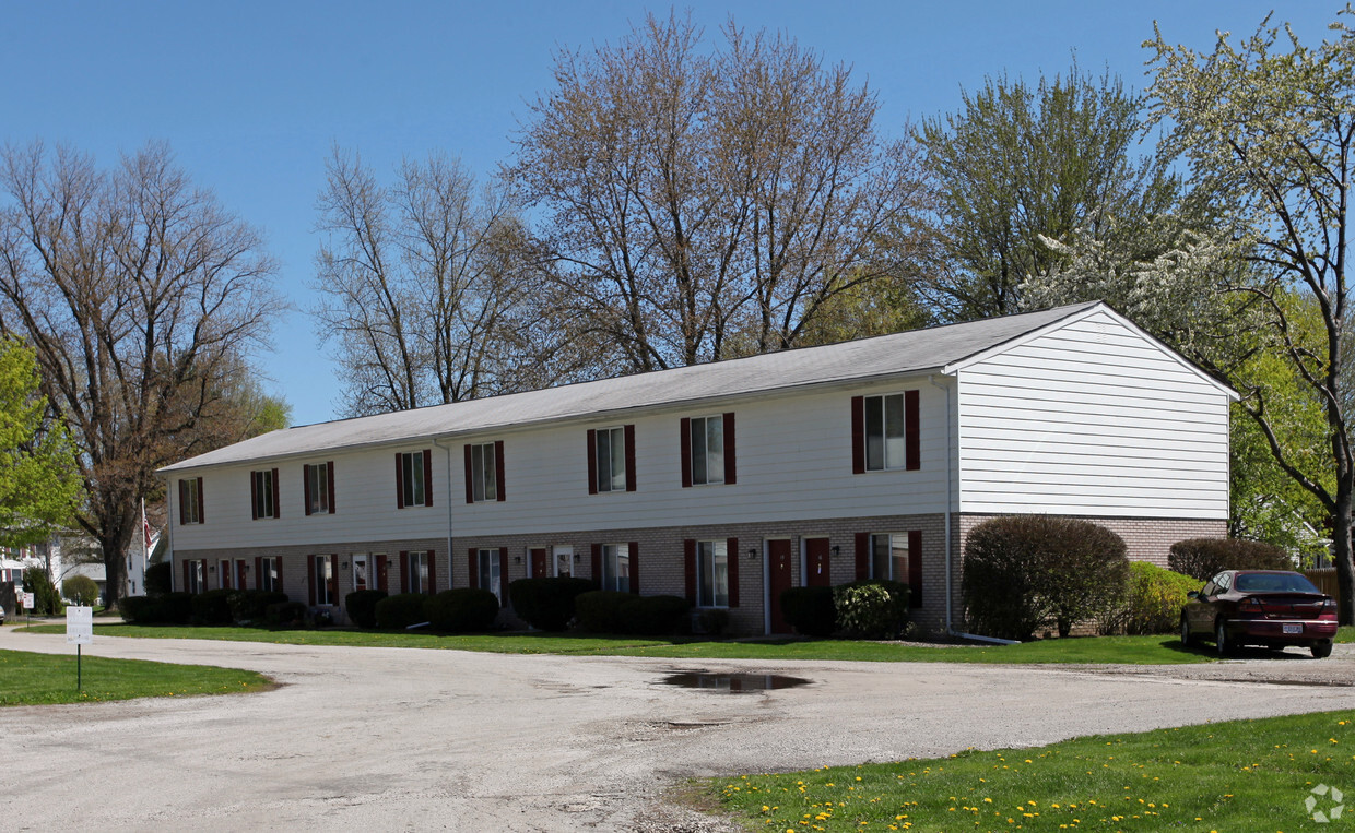 Building Photo - Nearing Court Apartments