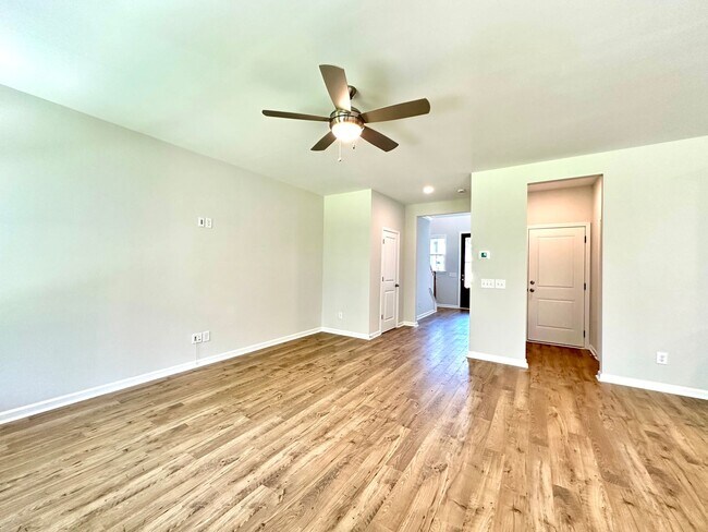 Foto del edificio - 3/3 New Home Located in Windsor Hill Plantation In North Charleston!