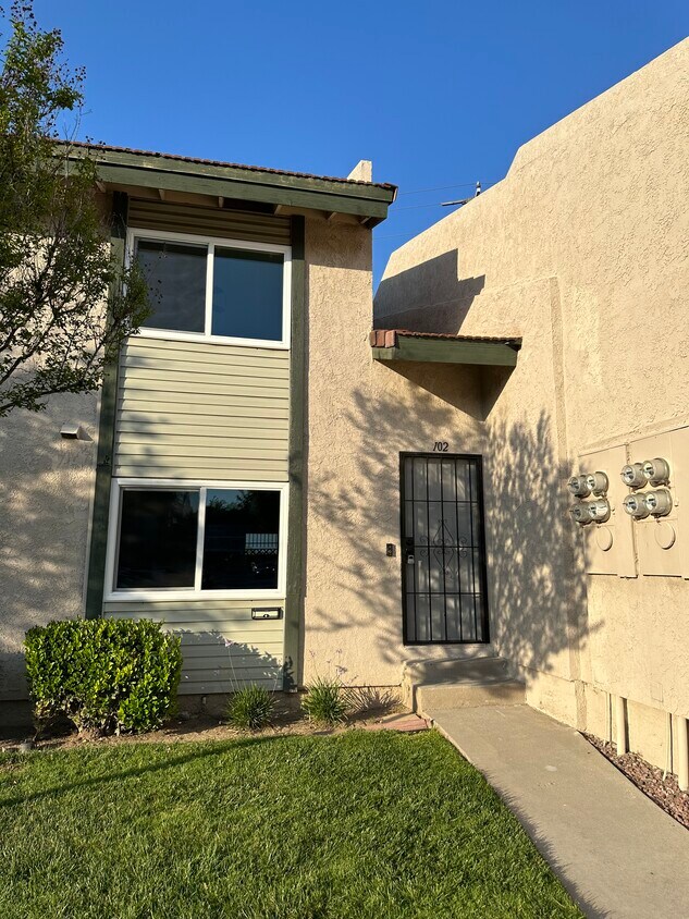 Primary Photo - 2255 Cahuilla St