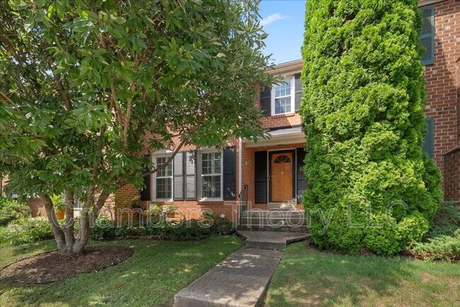 Foto del edificio - 7252 Greentree Rd