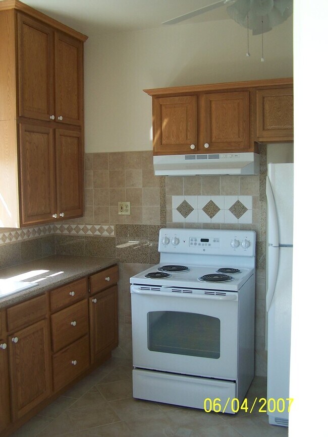 Building Photo - Jamaica Beach Spacious 2 bedroom, 1 bathro...