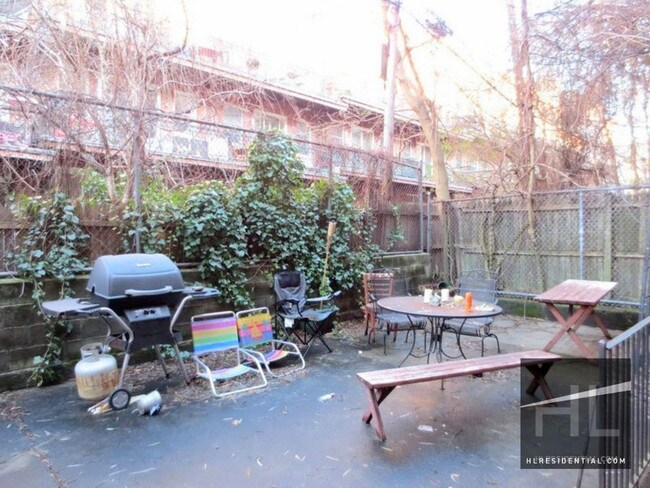 Building Photo - 329 3rd St