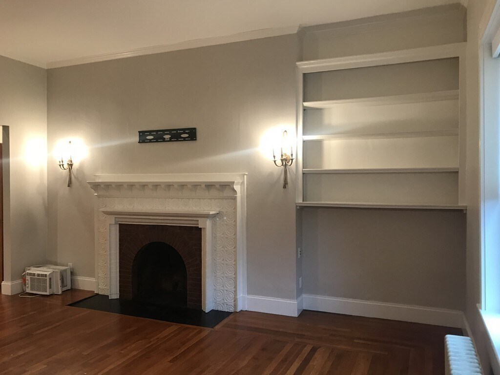 Foto principal - 213 Commonwealth Ave