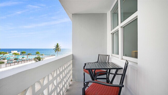 Foto del edificio - 4250 Galt Ocean Dr