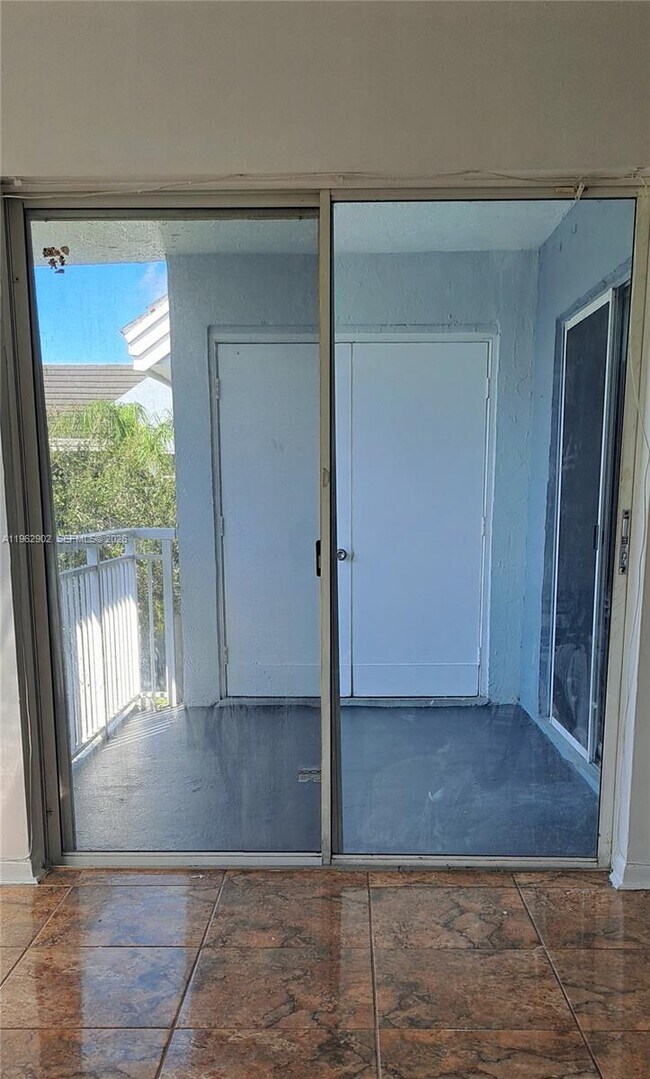 Foto del edificio - 8520 SW 212th St