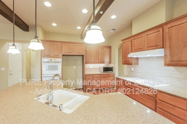 Building Photo - 2340 Indian Springs Dr