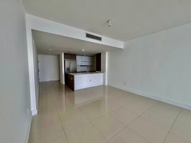 Foto del edificio - 600 NE 27th St