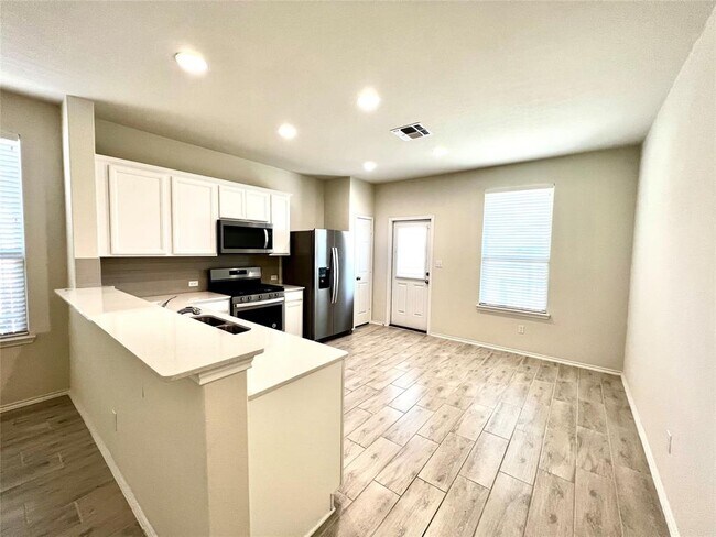 Building Photo - 504 Compania Cove