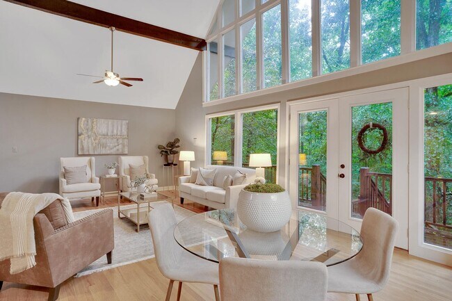 Foto del edificio - 5036 Jackson Rd