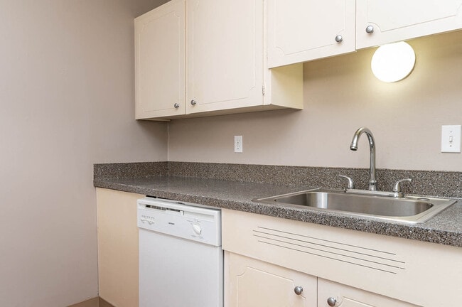 Country Oaks | Kitchen - Country Oaks