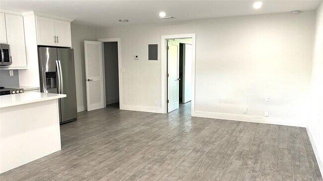 Foto del edificio - 853 SE 4th Ct