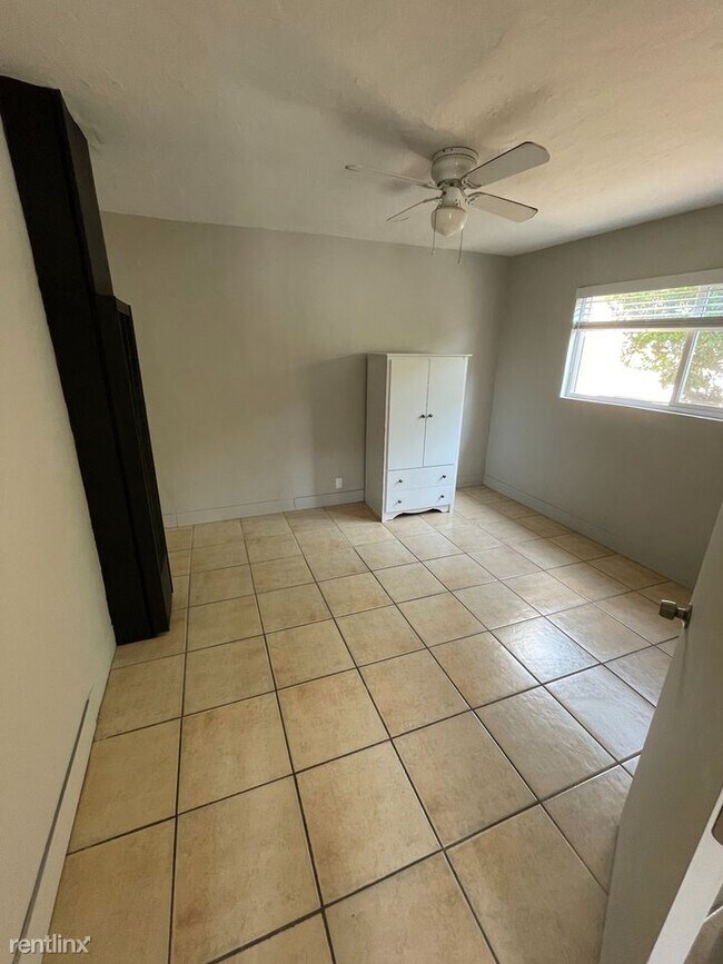 Building Photo - 2 br, 1 bath Duplex - 1207 La Puerta Street