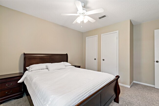 Foto del edificio - 9 Brentwood Oaks Ct