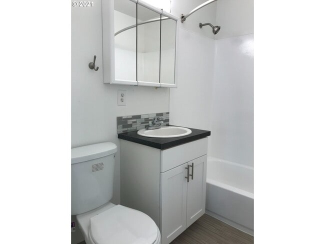 Building Photo - 2700 SW 123rd Ave
