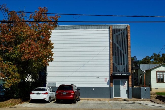 Foto del edificio - 706 W 34th St