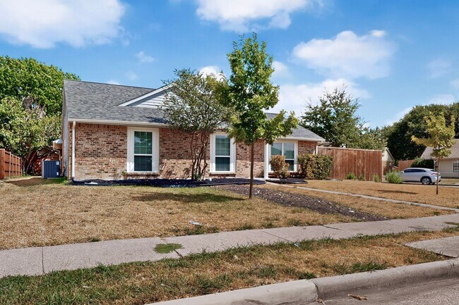 Foto del edificio - 900 Rocky Creek Ln