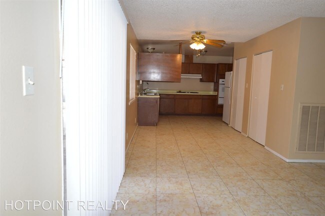 Building Photo - 617 Vincent Way