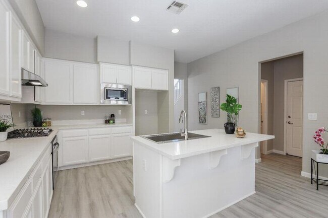 Building Photo - 4152 Middlefield Dr