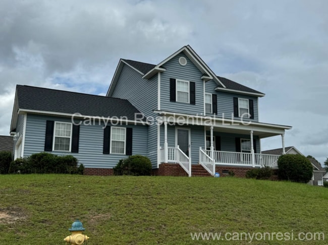 Building Photo - 5635 Thackeray Dr