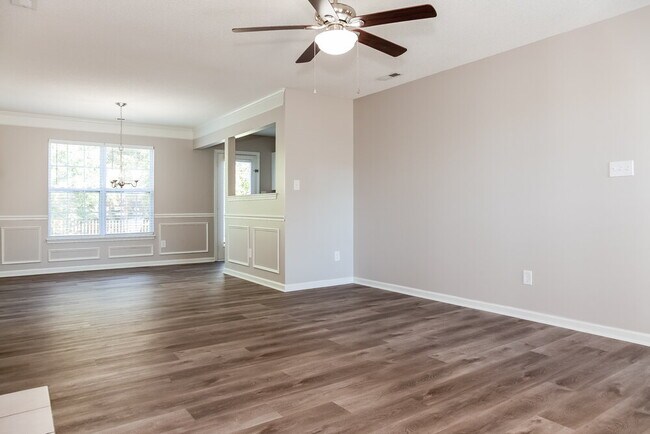 Foto del edificio - 14049 Southbridge Forest Dr