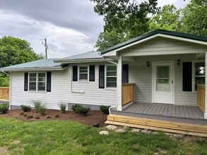 Building Photo - 1380 Cummins Ferry Rd
