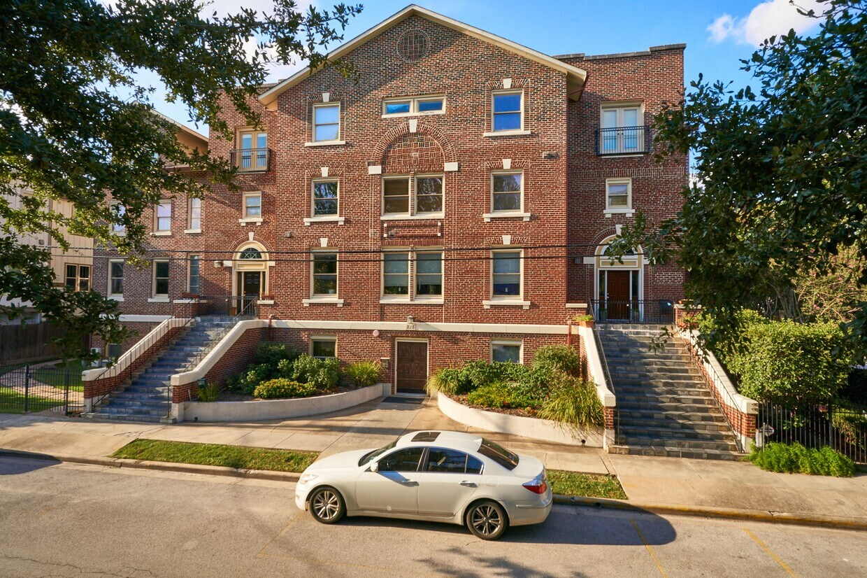 Primary Photo - 215 W Norma St