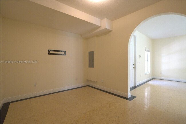 Foto del edificio - 4100 NE 25th St