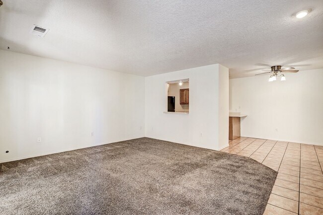 Foto del edificio - Oso Park Condo  3 Bedroom 2 !/2 Bath