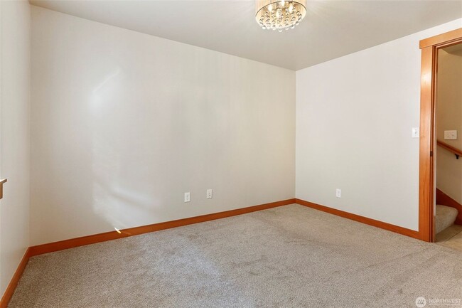 Building Photo - 3Bd/2.5Ba Seattle Townhome