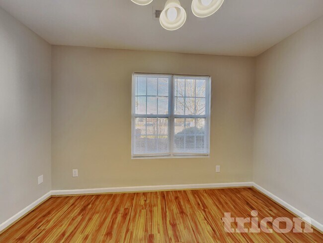 Foto del edificio - 285 Stone Meadow Ct